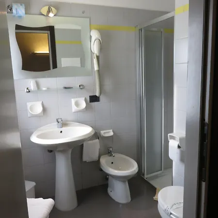 Al Cacciatore ديسينسانو ديل غاردا