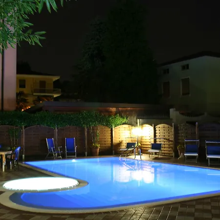 Al Cacciatore فندق