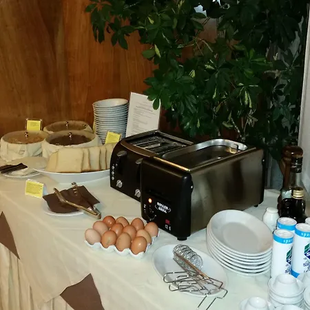 Al Cacciatore 3* ديسينسانو ديل غاردا