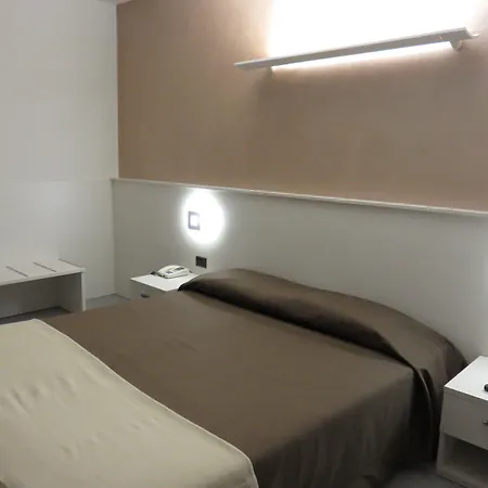 艾尔伯格阿卡奇多雷酒店 酒店 3*