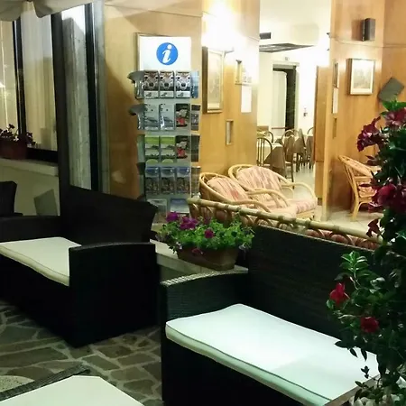 艾尔伯格阿卡奇多雷酒店 3*