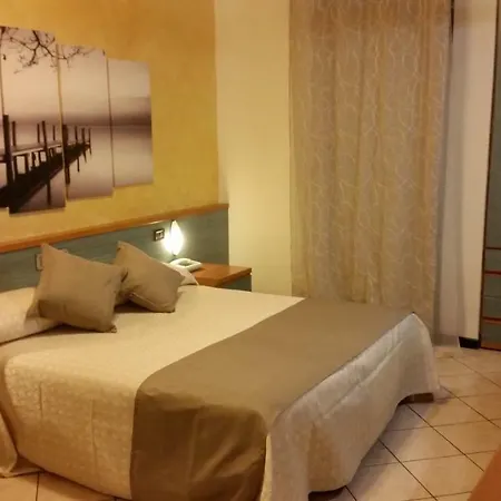 Al Cacciatore 3* Desenzano del Garda